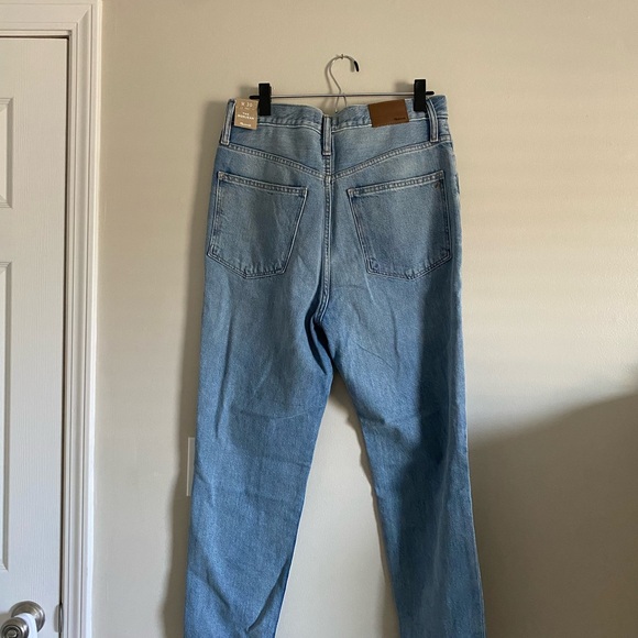 Madewell High Rise Distressed The Mom Jean NWT Women’s size 30 - Picture 5 of 6